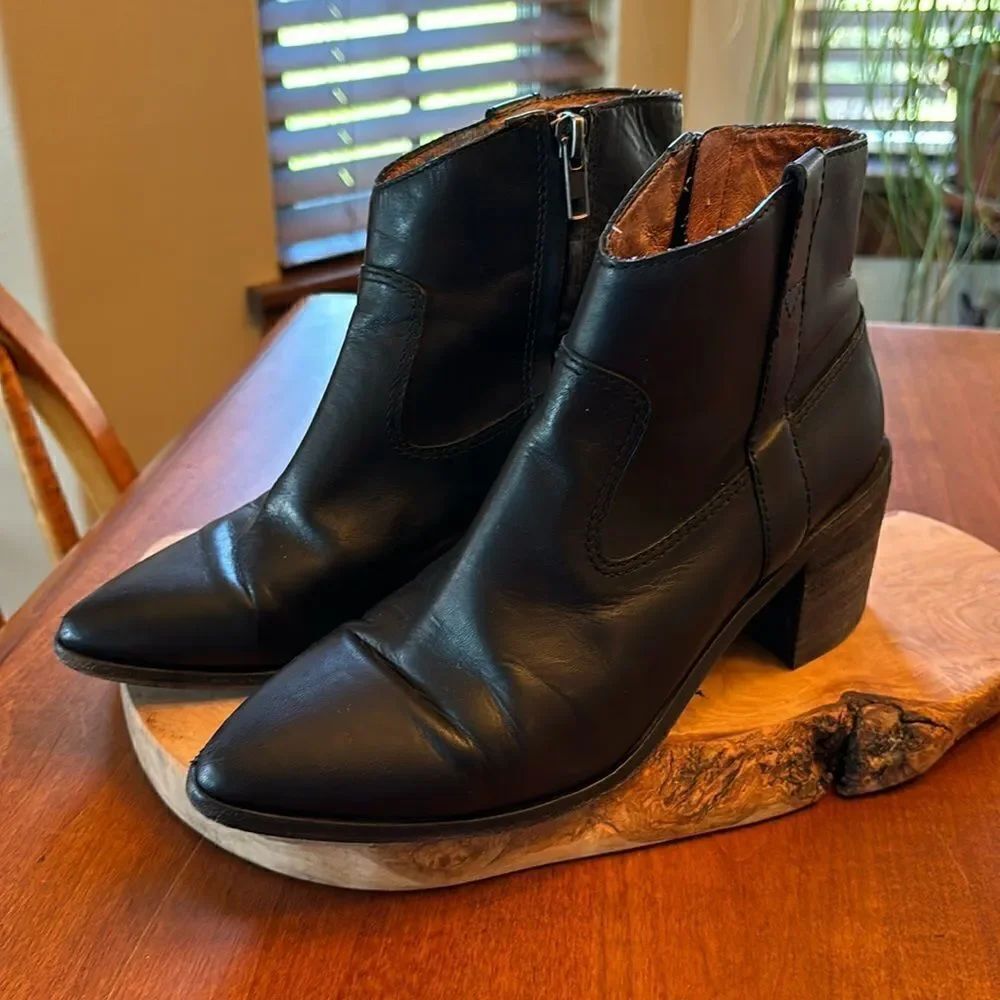 Madewell The Hailie Black Leather Ankle Boot - 6.5